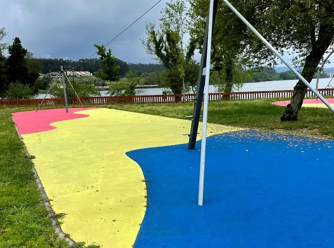 River House In Nova Cerveira * ヴィラ・ノーヴァ・デ・セルヴェイラ